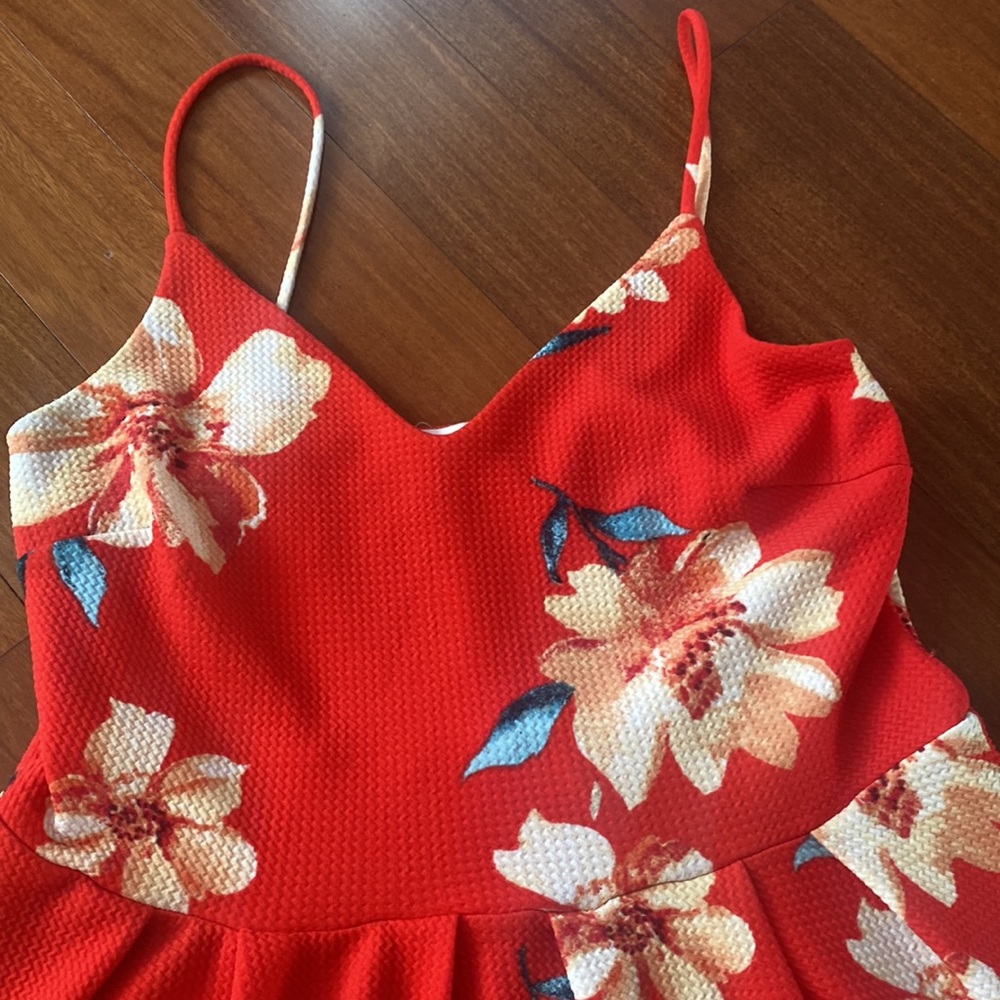 ‼️ Soprano Red/Gold LIKE NEW spaghetti Strap Pull On Floral Sun-dress - Sz L 🌺